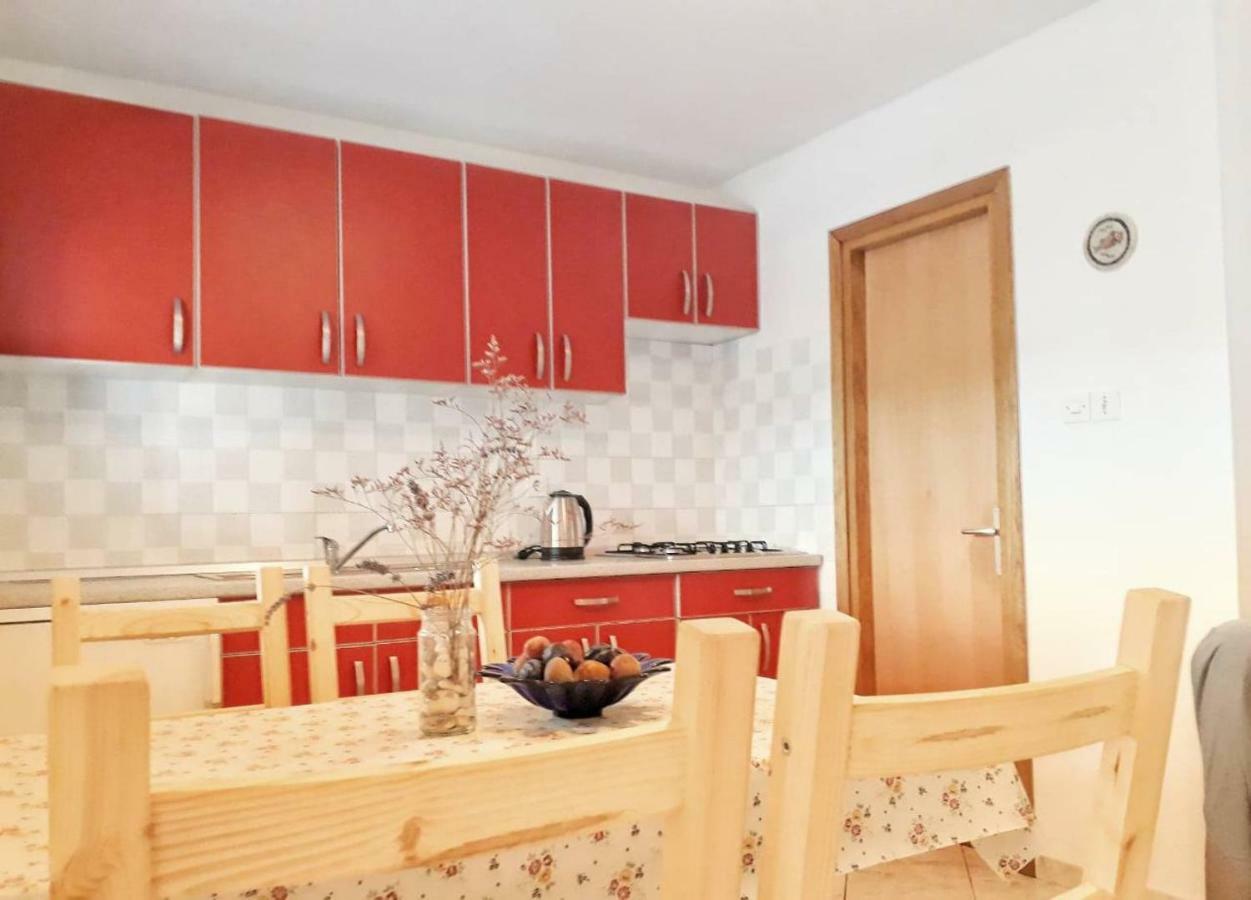 Apartmani Mia Liznjan Ngoại thất bức ảnh
